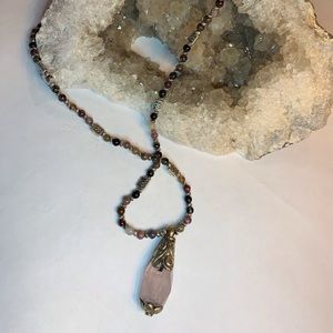 Rose quartz fashion necklace